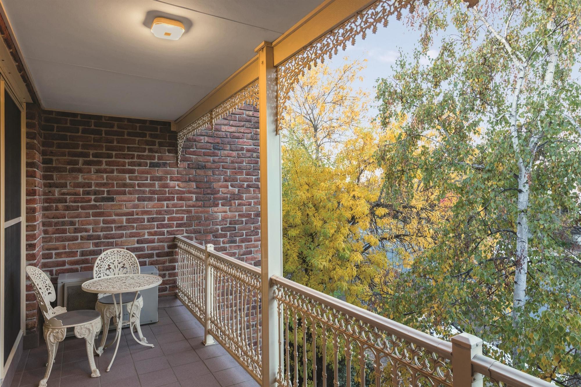 Adina Serviced Apartments Canberra Kingston Exterior photo