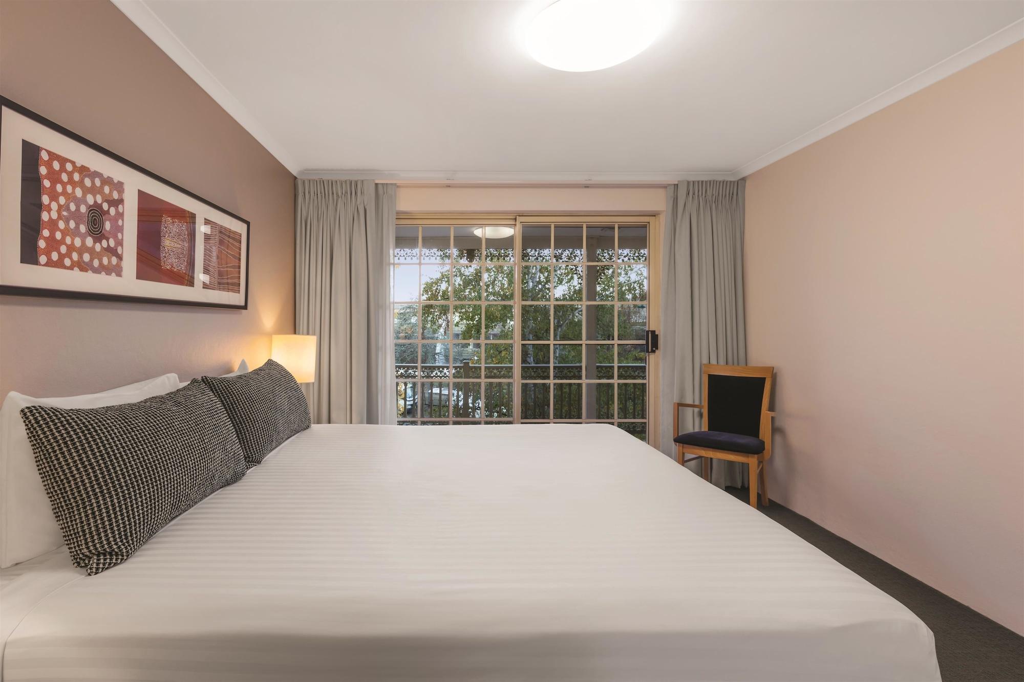 Adina Serviced Apartments Canberra Kingston Exterior photo