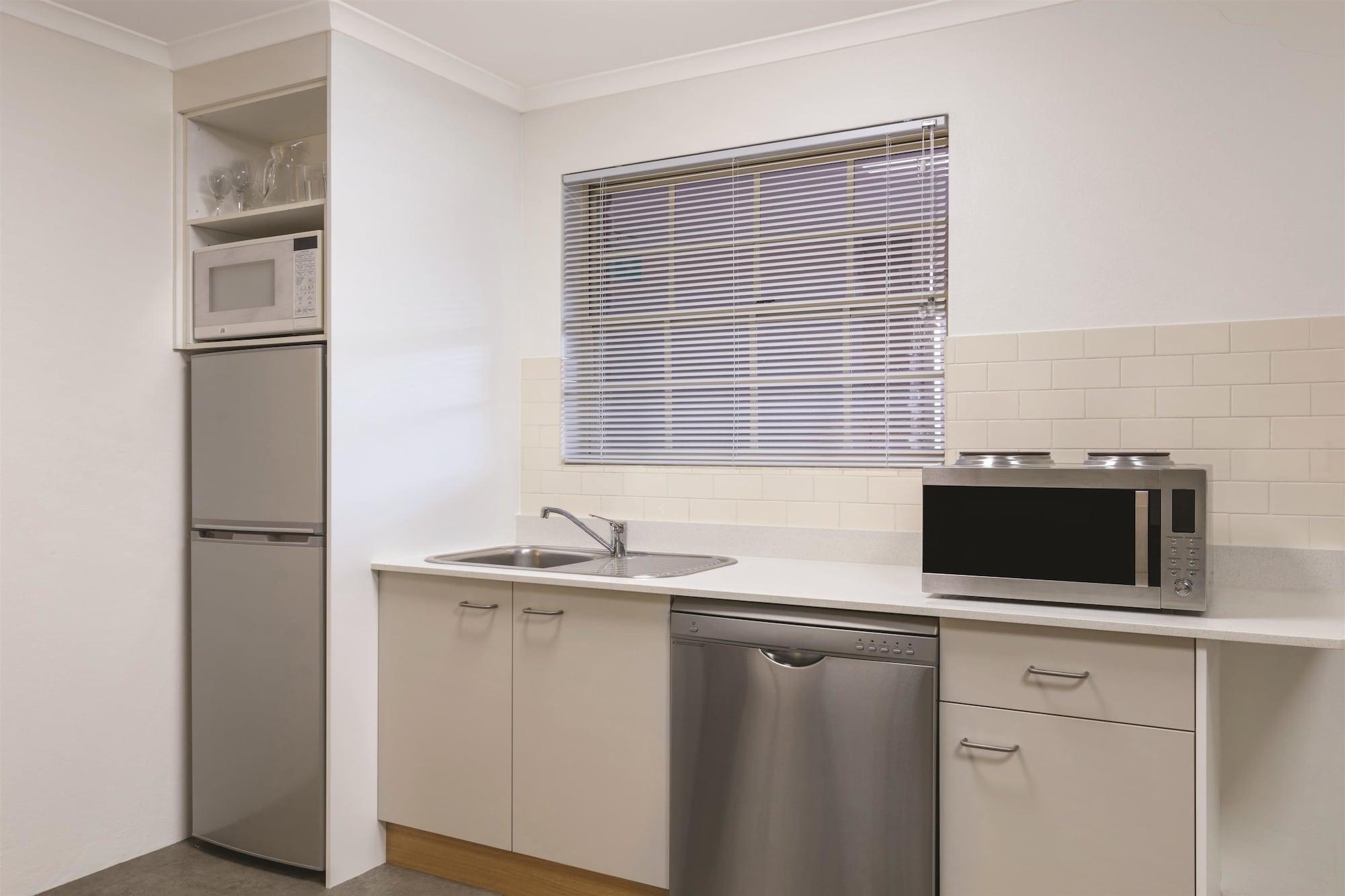Adina Serviced Apartments Canberra Kingston Exterior photo
