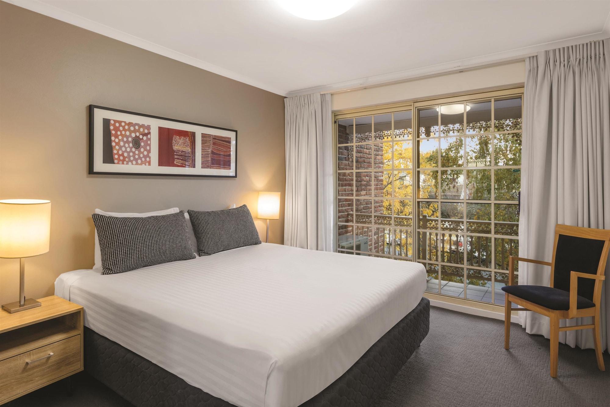 Adina Serviced Apartments Canberra Kingston Exterior photo