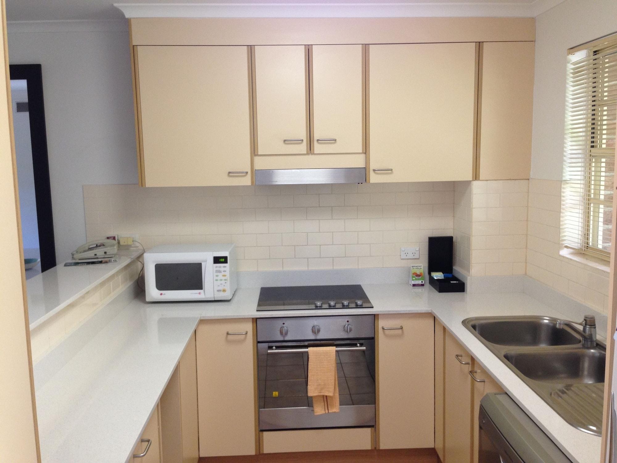 Adina Serviced Apartments Canberra Kingston Exterior photo