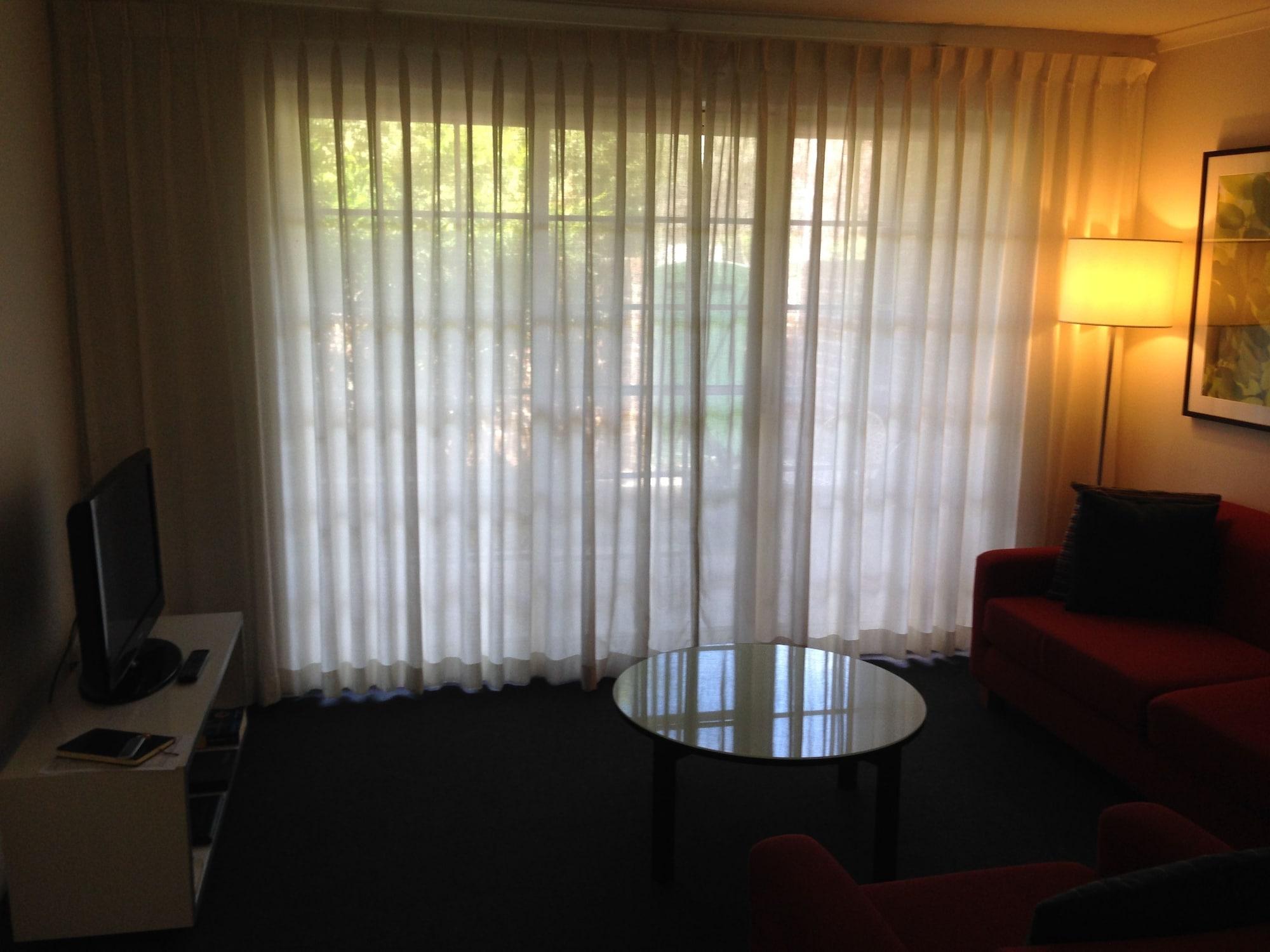 Adina Serviced Apartments Canberra Kingston Exterior photo