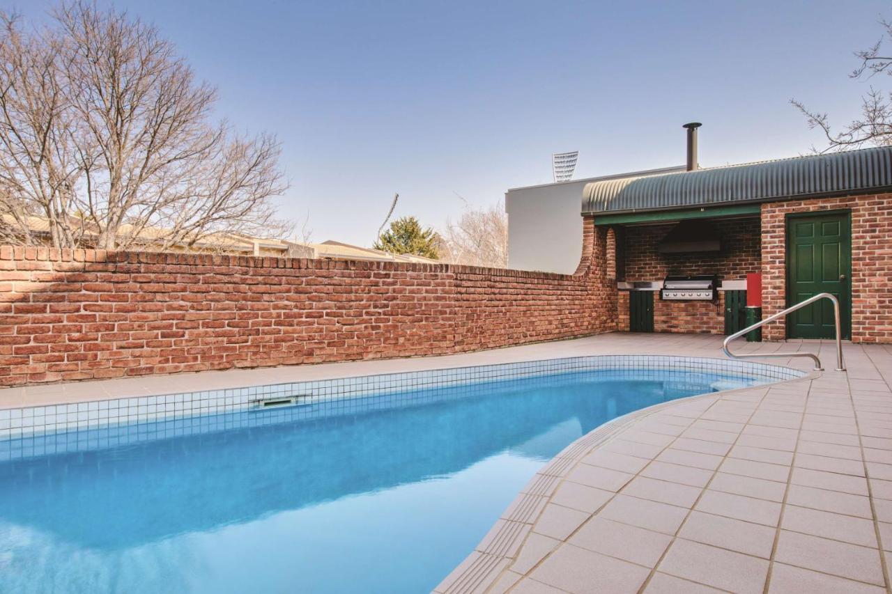 Adina Serviced Apartments Canberra Kingston Exterior photo