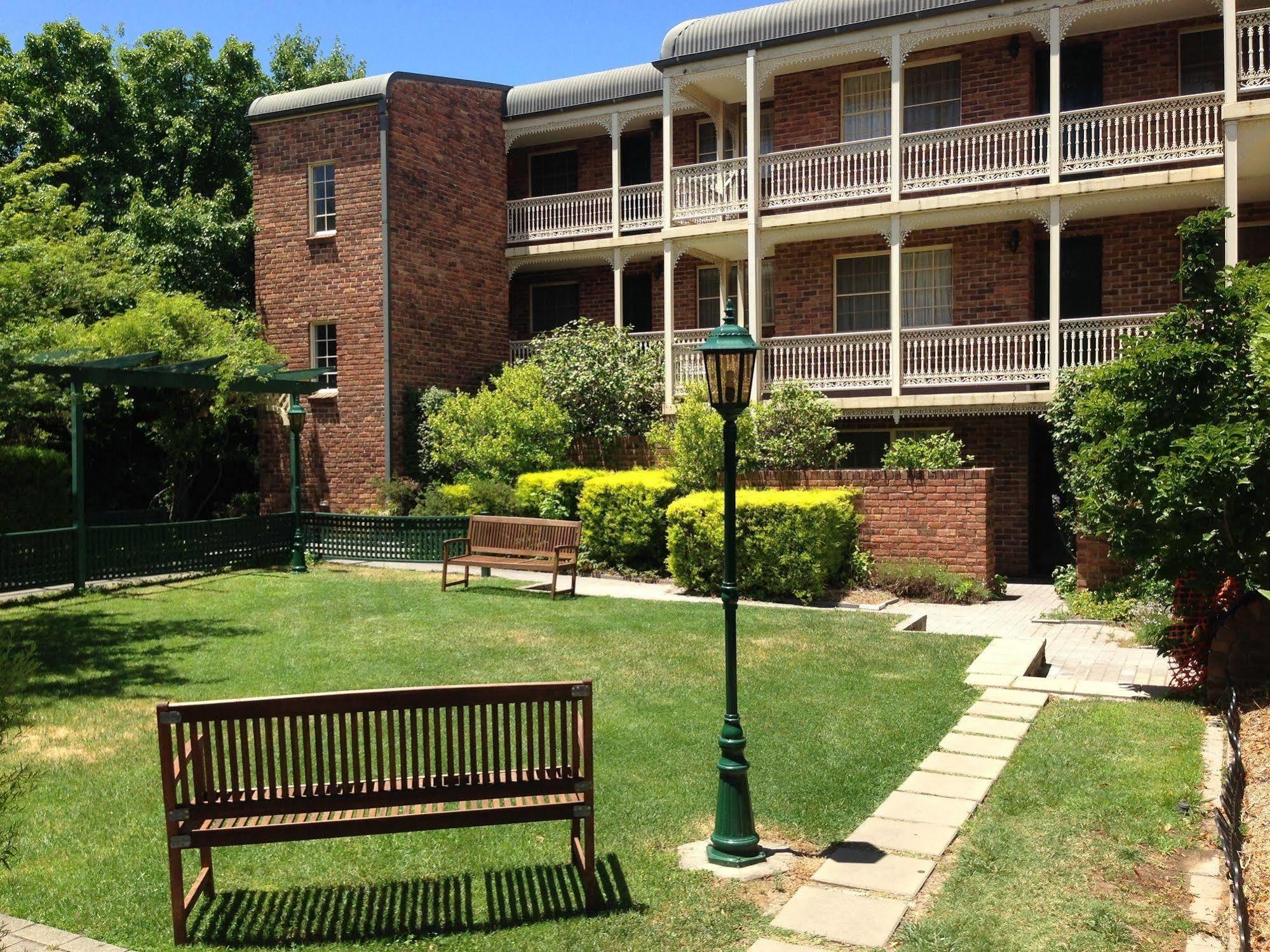 Adina Serviced Apartments Canberra Kingston Exterior photo