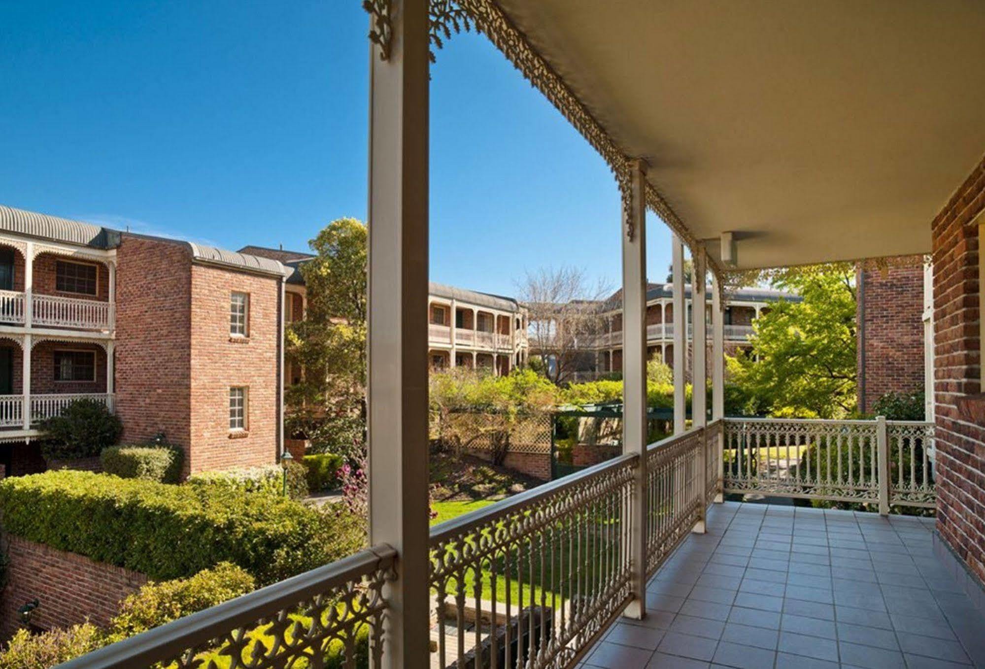 Adina Serviced Apartments Canberra Kingston Exterior photo
