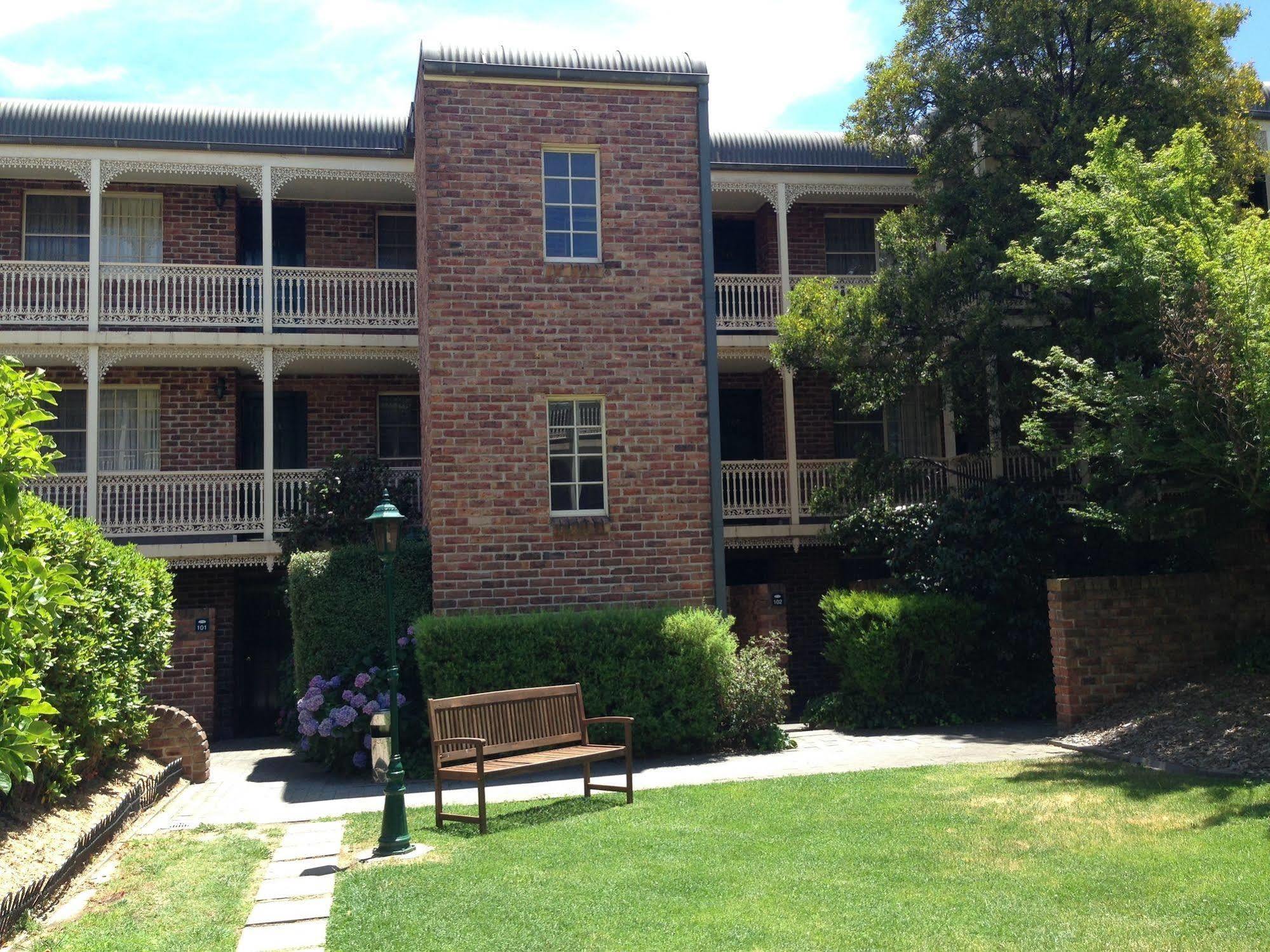 Adina Serviced Apartments Canberra Kingston Exterior photo
